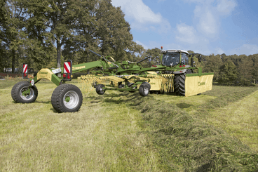 Fenaison - Andaineurs rotatifs - Andaineur double rotor SWADRO centraux et latéraux