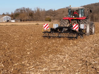 Travail du sol - Déchaumeur à dents - Déchaumeur à dents trainé ou porté BLACKBEAR