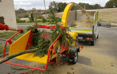 Matériel forestier - Broyeur de branches - Broyeur de branches thermique VEGETOR sur châssis routier