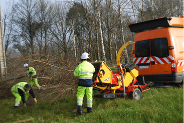 Matériel forestier - Broyeur de branches - Broyeur de branches thermique VEGETOR sur châssis routier