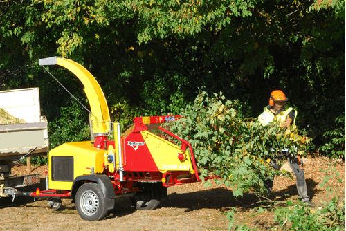 Matériel forestier - Broyeur de branches - Broyeur de branches thermique VEGETOR sur châssis routier