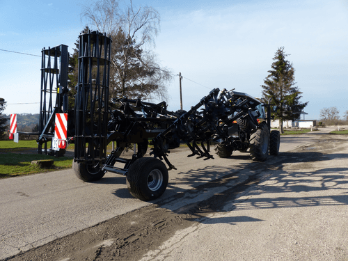 Travail du sol - Déchaumeur à dents - Déchaumeur à dents trainé ou porté BLACKBEAR