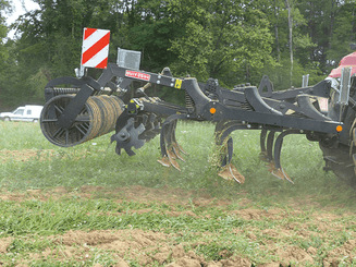 Travail du sol - Déchaumeur à dents - Déchaumeur à dents trainé ou porté BLACKBEAR